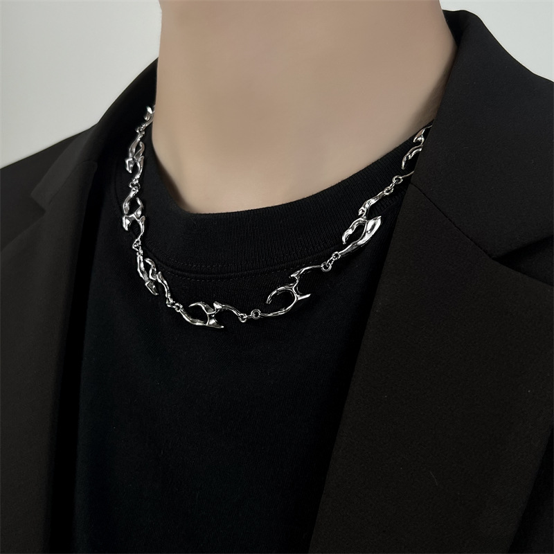 Irregular Shaped Metal Necklac - Street Fashion Trends 2025 리뷰 및 가격