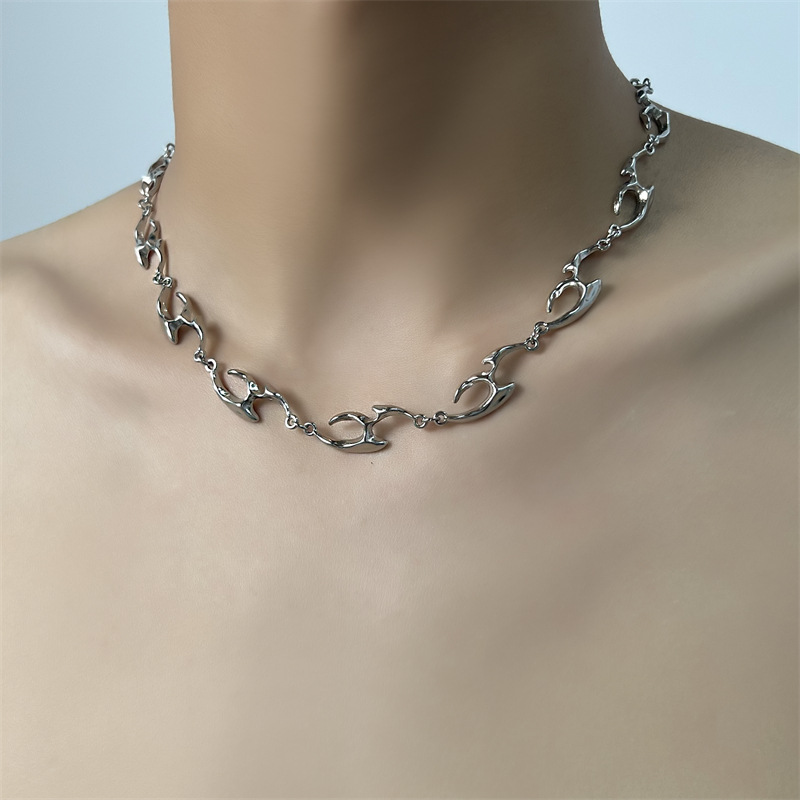 Irregular Shaped Metal Necklac - Street Fashion Trends 2025 리뷰 및 가격